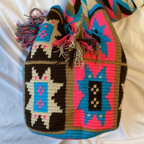 Pink, Blue & Camel Patterned Large Wayuu Drawstring Crossbody Mochila Bag - Picture 7 of 11